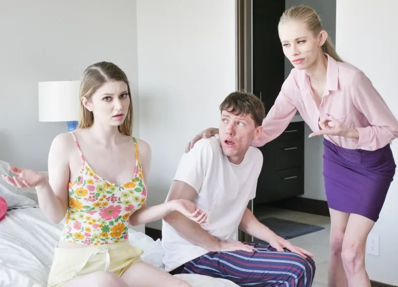 Mẹ kế bắt con gái riêng của anh xã trả bài với cậu con trai