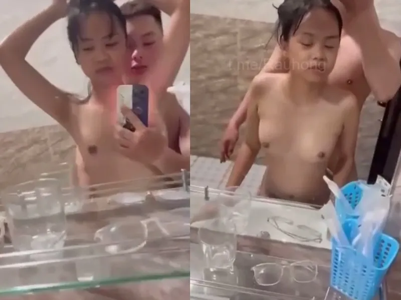 Nhỏ nhắn em cùng anh yêu trả bài trước gương quay kỉ niệm
